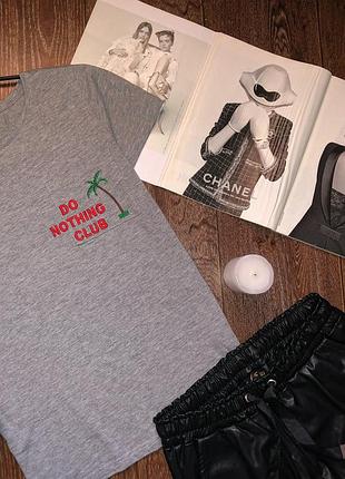 Футболка. у стилі. uniqlo