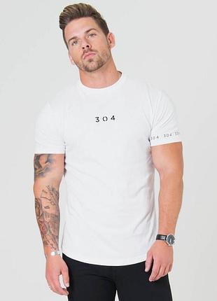 Спортивная футболка от бренда alpha в белом цвете