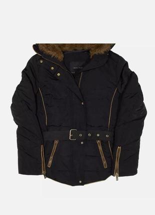 Женская куртка пуховик zara basic черного цвета с капюшоном