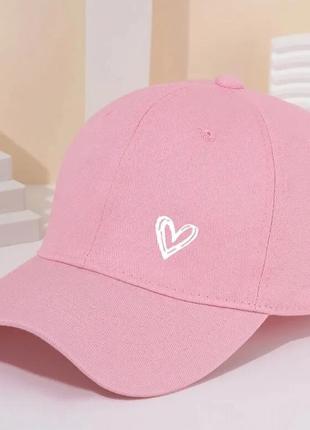 Розовая кепка, бейсболка с сердечком, сердце1 фото