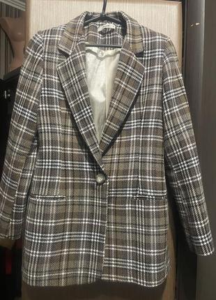 Трендовий жіночий піджак