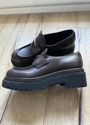 Лоферы prada