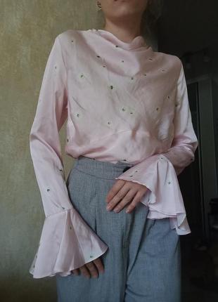 Атласная блуза в цветочный принт2 фото
