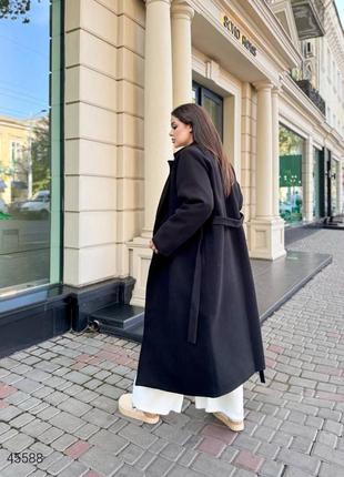 Женское длинное черное пальто с поясом