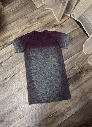 Футболка на мальчика 9-10 лет