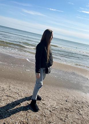 Чорна куртка осінь