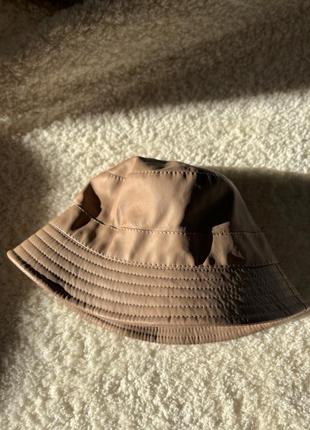 Панама кожаная бежевая с подкладкой состояние новой