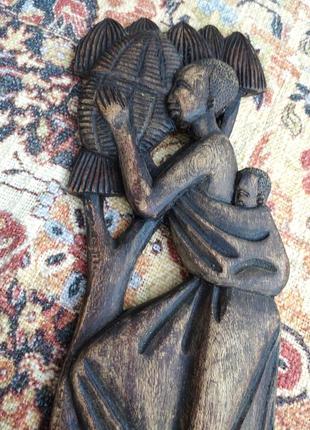 Панно настінне, вирізане із дерева. африка.