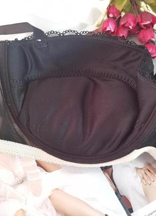 Брендовый бюстгальтер на тонком поролоне размера 80dd