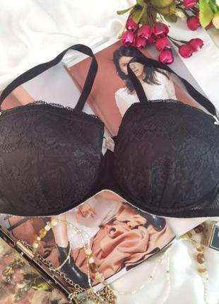 Брендовый бюстгальтер на тонком поролоне размера 80dd