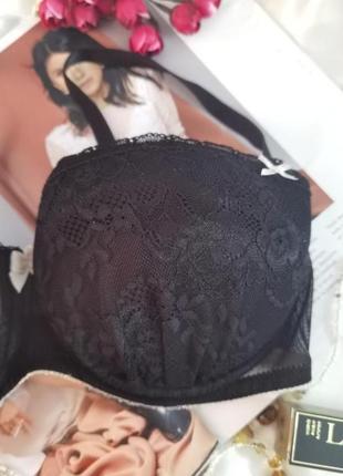 Брендовый бюстгальтер на тонком поролоне размера 80dd
