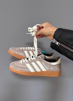 Женские кроссовки adidas spezial light brown адидас коричневого цвета