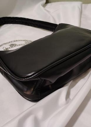 Чорна сумочка багет з метеликами6 фото