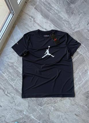 Футболка jordan dri-fit чорна чоловіча1 фото