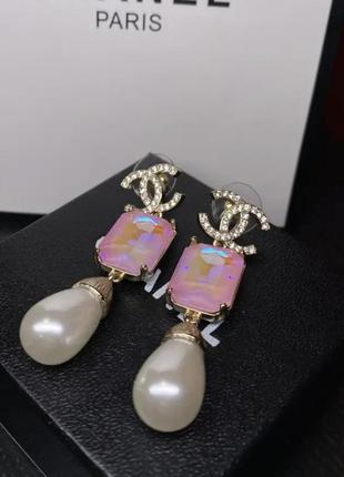 Сережки та ланцюжок з позолоти з рожевим камінням та перлами