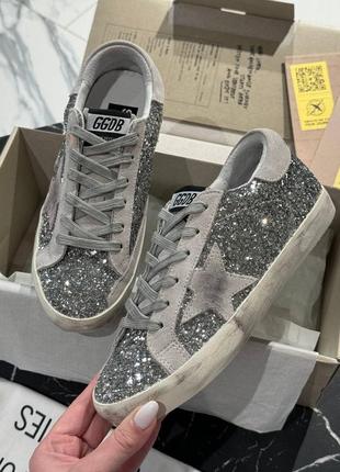 Кроссовки в стиле golden goose с пайетками серые серебряные1 фото