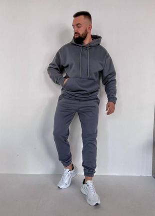 Теплый базовый мужской костюм с карманом впереди и с капюшоном