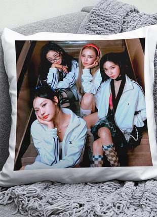 Декоративная подушка плюшева подарок с принтом kpop aespa