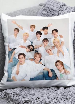 Декоративна подушка плюшева подарунок з принтом kpop seventeen