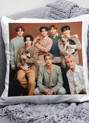 Декоративна подушка плюшева подарунок з принтом kpop wayv