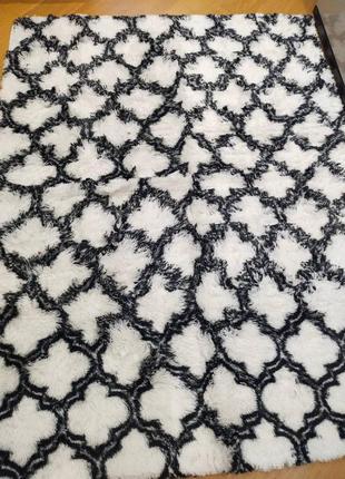 Очень стильный ковер с густым ворсом