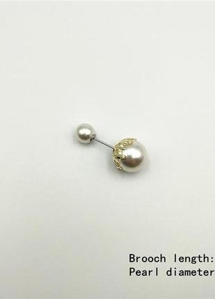 Брошка з перлами
