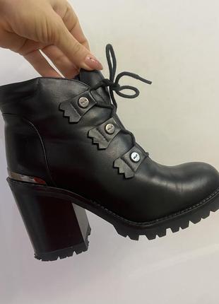 Ботинки женские из натуральной кожи
