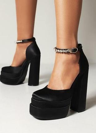 Черные атласные высокие туфли в стиле versace bratz barbie р.36/37
