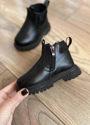 Челсі черевички для дівчинки 26р