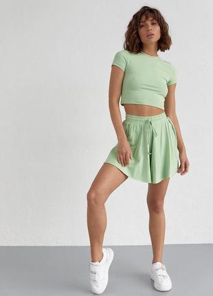 Трикотажний жіночий комплект з футболкою та шортами — салатовий колір, l/xl (є розміри)
