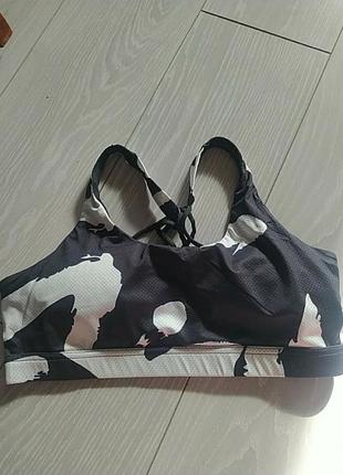 Спортивный топ