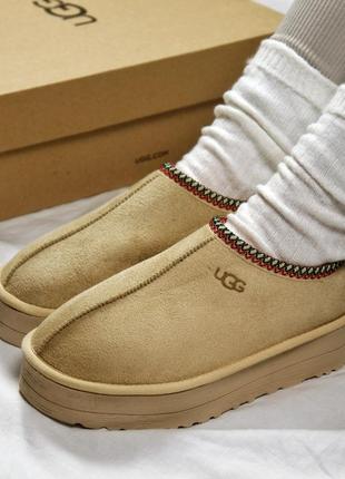 Жіноче взуття, жіночі уггі теплі