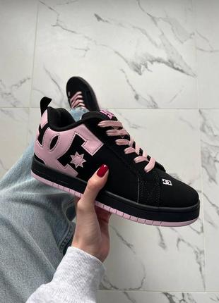 Dc court graffik black pink
