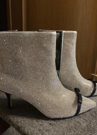 Чоботи вихідні