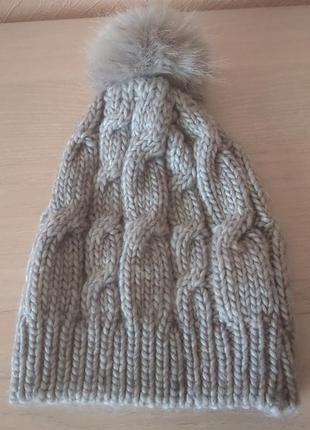 Вязаная шапка с шерстью премиум класса от caroll paris.