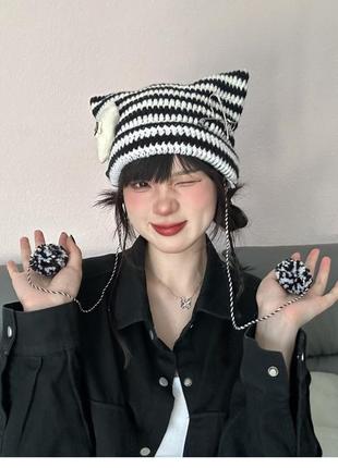 Шапка бини дрейн с ушками и бубонами полосатая (10320)