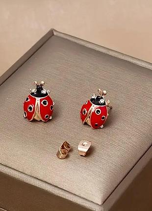 Очаровательные серьги гвоздики с эмалью в виде божьей коровки милый и элегантный дизайн
