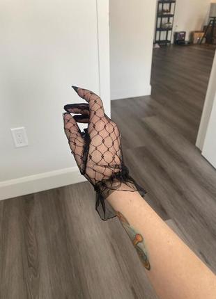 Женские черные фатиновые перчатки коротенькие для фотосессий halloween