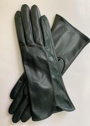 Перчатки женские без подкладки из натуральной кожи ягненка. цвет темно зеленый изумруд