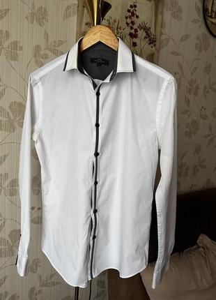 Белая мужская рубашка slim fit размер с-м