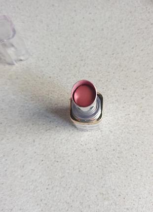 Loreal color riche shine увлажняющая помада