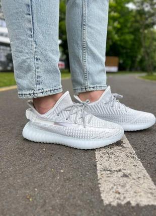 Кросівки чоловічі adidas yeezy boost v24 фото