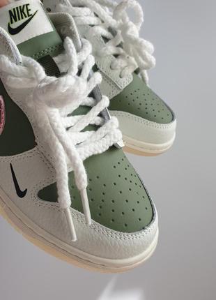 Жіночі кросівки nike sb dunk low be 1
•white green•6 фото