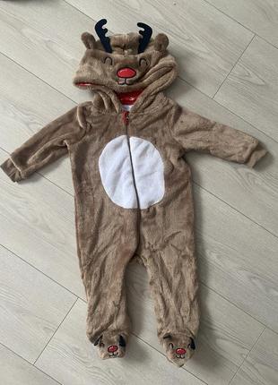 Різдвяний новорічний теплий чоловічок оленятко