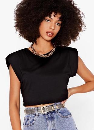 Футболка укороченная с плечиками черного цвета