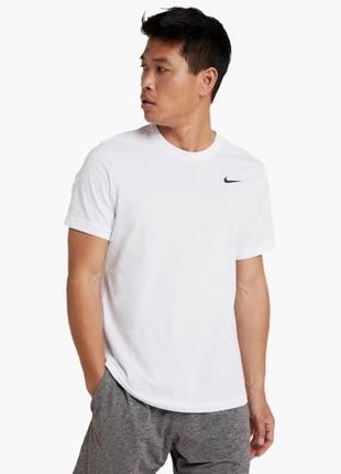 Белая и черная футболка найк nike dri-fit