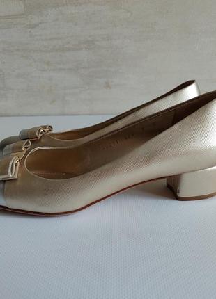 salvatore Polo ferragamo дизайнерские итальянские туфли на небольших толстых каблуках 40 размер5 фото