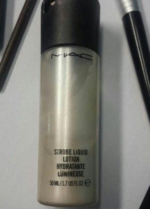 Strobe liquid lotion hydratante lumineuse mac