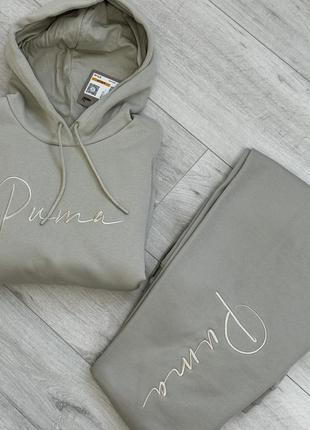 Новый костюм puma на флисе размер s.