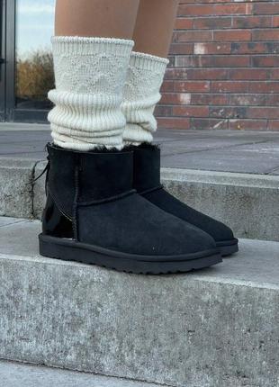 Угги женские в стиле ugg mini zip black lacquer